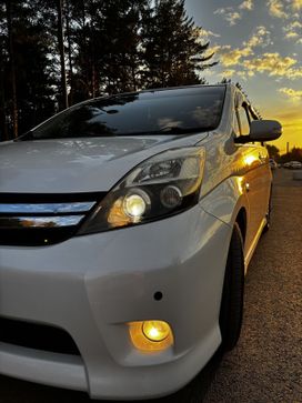 Toyota Isis, 2012 г., Кемерово