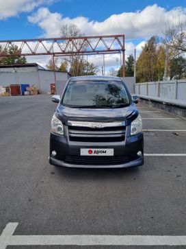 Toyota Noah, 2008 г., Хабаровск