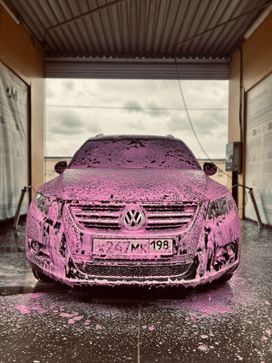 Volkswagen Tiguan, 2010 г., Санкт-Петербург