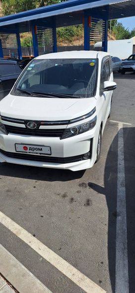 Toyota Voxy, 2015 г., Иркутск