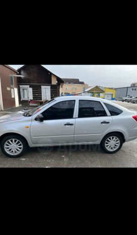 ВАЗ (Лада) Granta, 2015 г., Челябинск