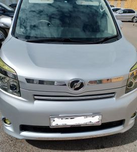 Toyota Voxy, 2008 г., Красноярск