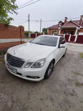 Mercedes-Benz E-класс, 2010 г., Омск
